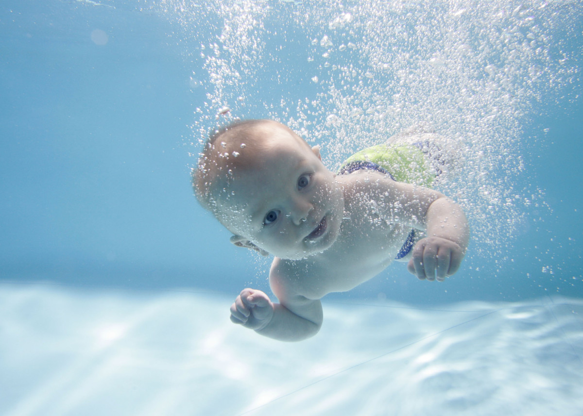 Benessere Femminile reece Il nuoto può essere davvero utile per il neonato? 