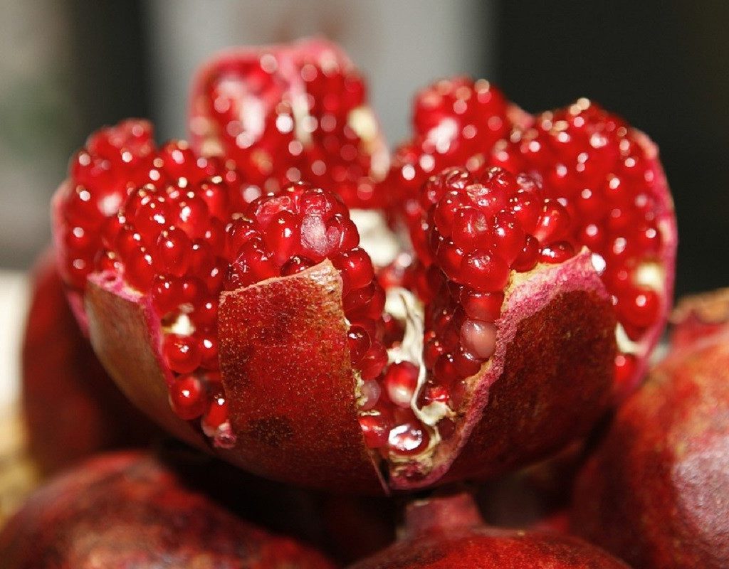 Benessere Femminile pomegranate-open-196800_960_720-1024x800 Melograno: tanti benefici per la salute 